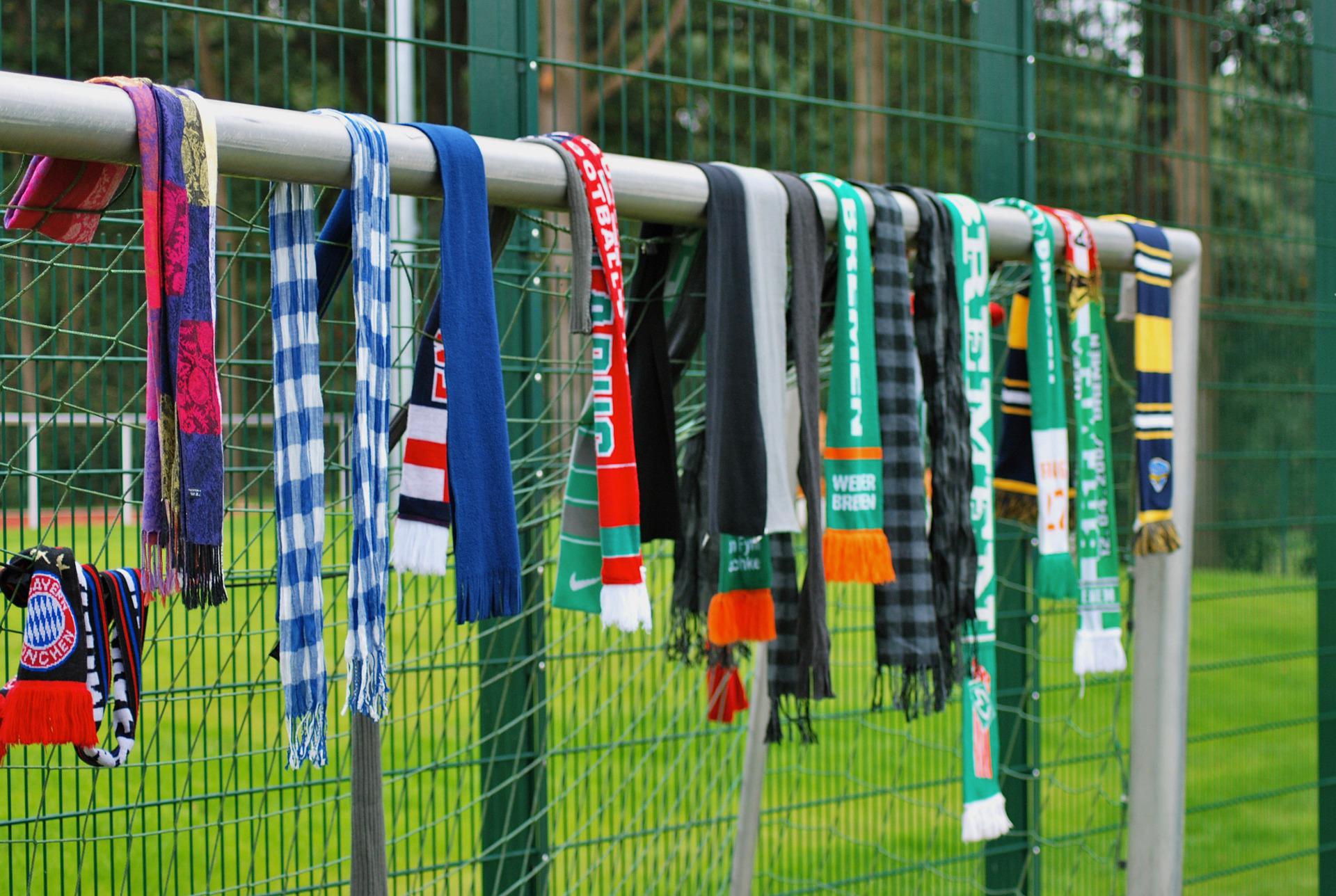 football-g883350fb6_1920