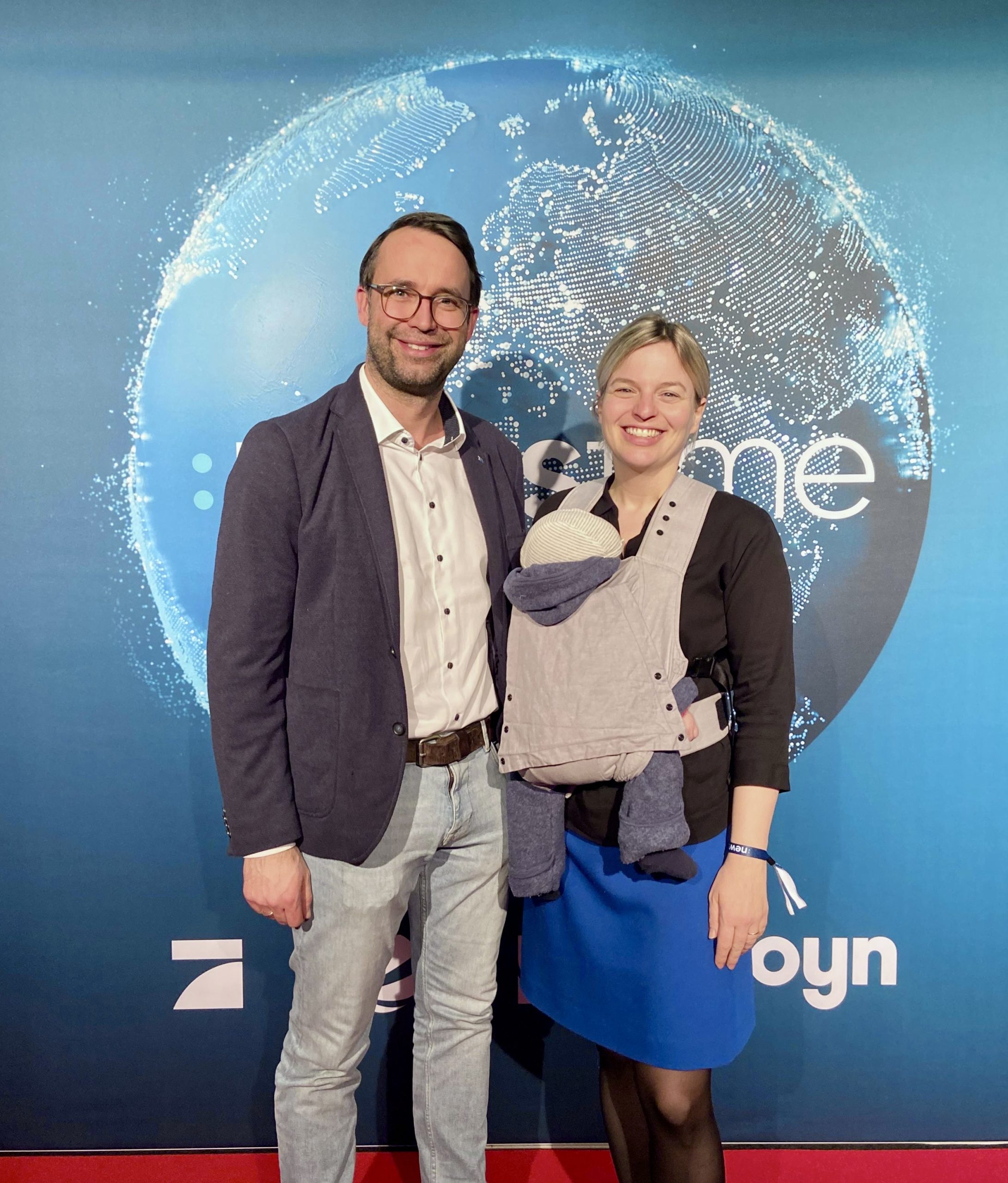 Mit Katharina Schulze bei der Eröffnung des neuen ProSiebenSateins-Studios in München.