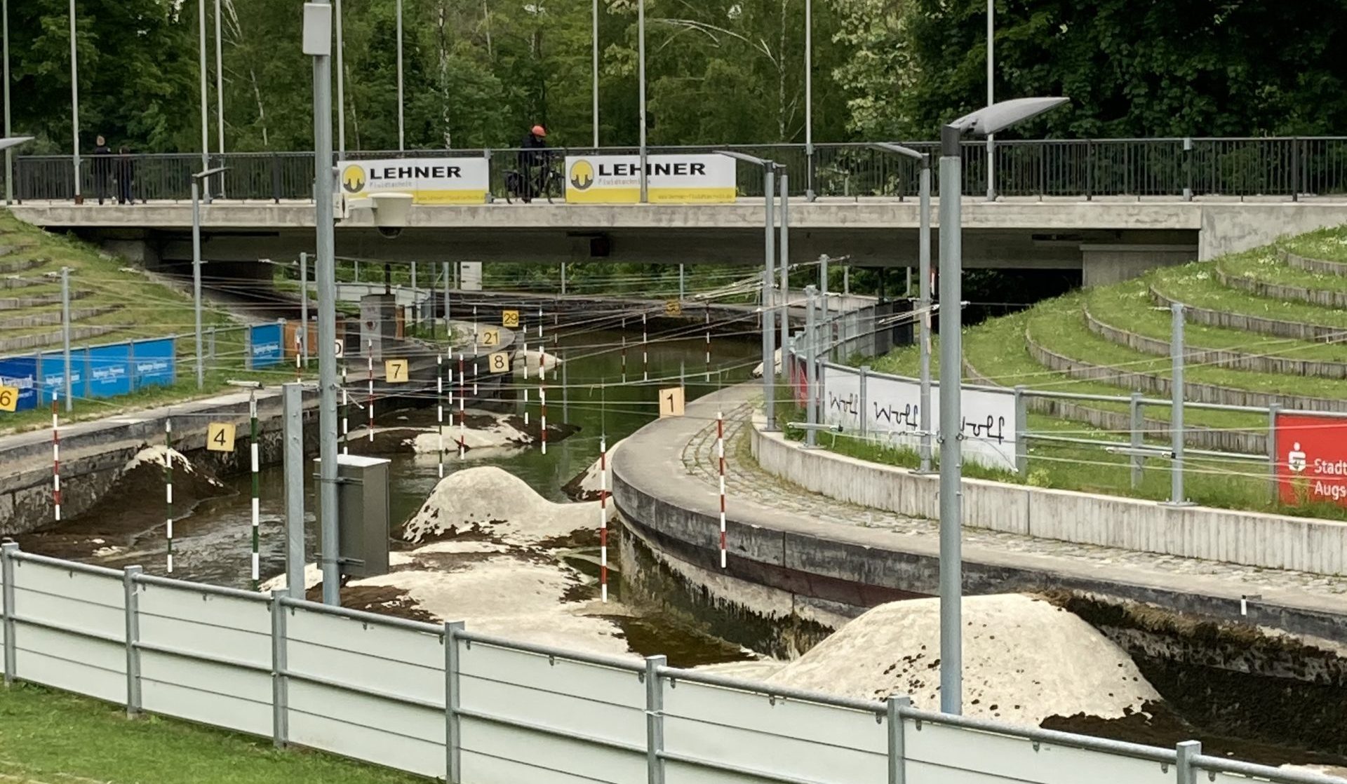 Niedrige Wasserstände machen immer häufiger das Training auf der Wildwasserstrecke unmöglich, wie hier am 30.5.2025.